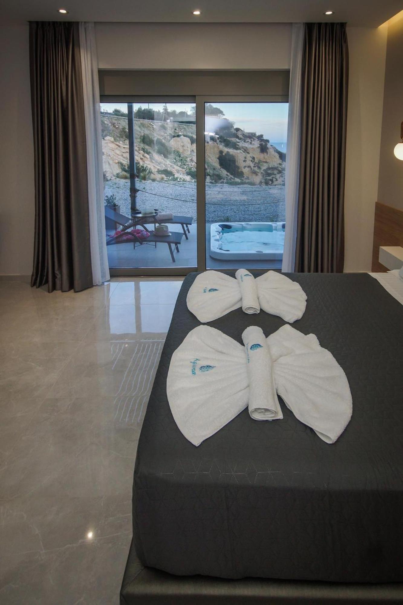 Aquamarine Luxury Suites Archangelos  Dış mekan fotoğraf